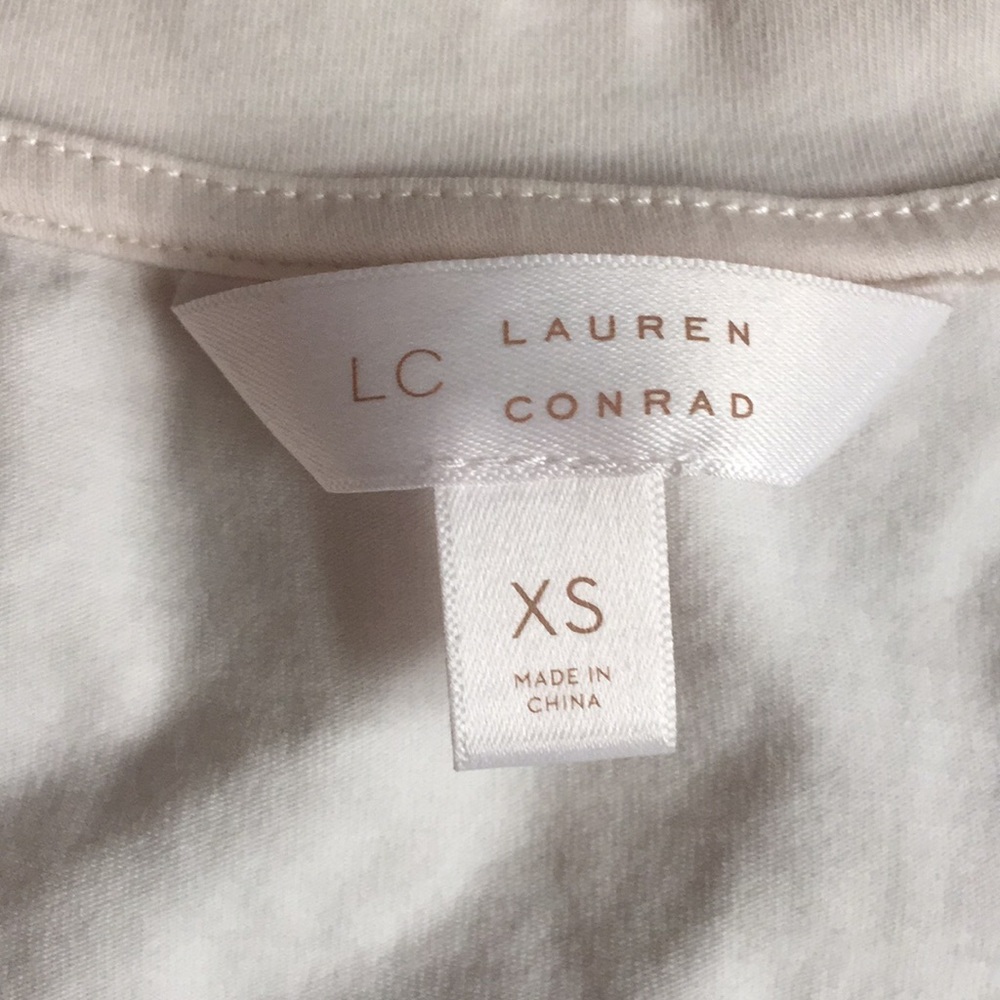 LC Puff Sleeve Blouse - Picture 2 of 6